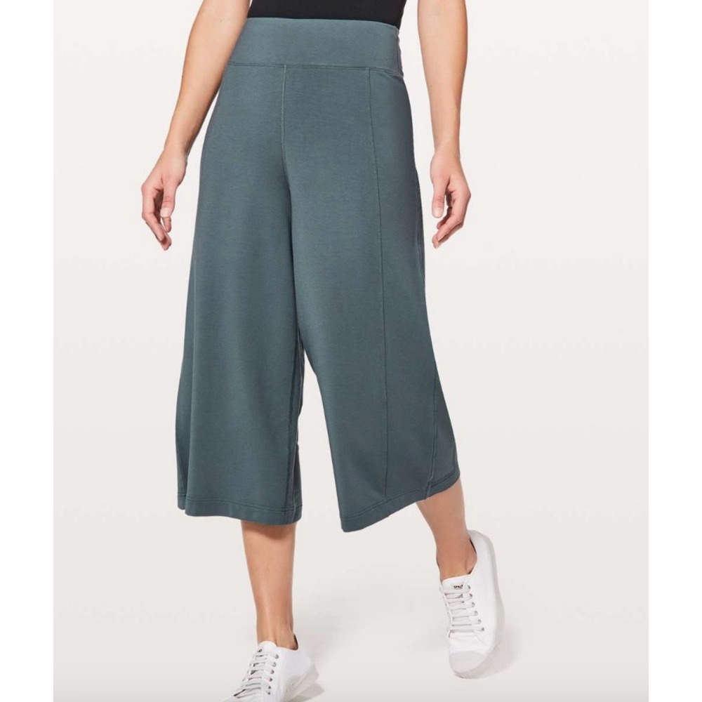 Lululemon Women Lululemon Blissed Out Culottes Crop Pants High‎ Rise Sea Steel